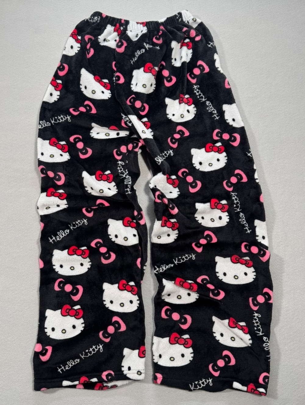 Hello Kitty Women’s Pajamas 20x24